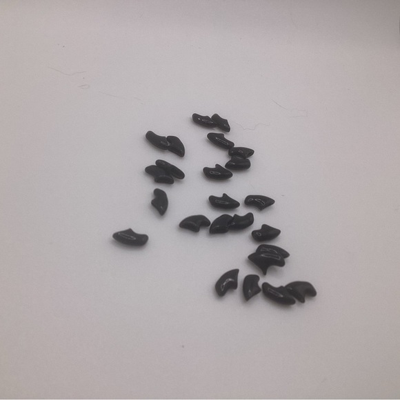 Soft Claws Nail Caps Black Sz M Partial Pkg of 24 + Bonus - Picture 3 of 4